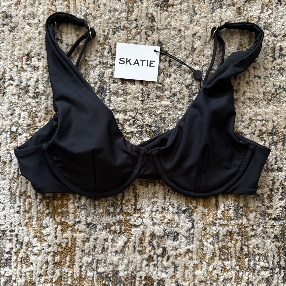 Skatie Black Underwire Bikini top with Adjustable Straps